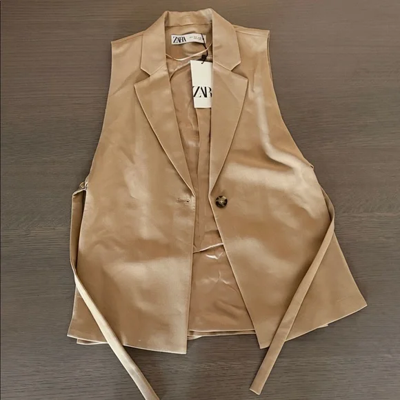 Zara - Picture 1 of 4